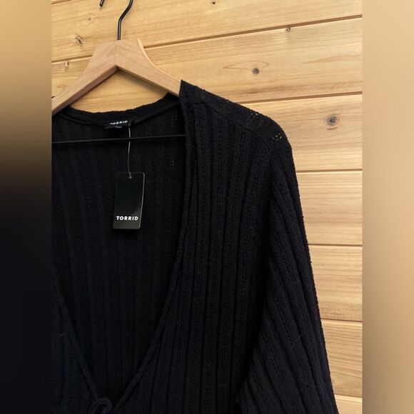 NWT Torrid Size 2 Black Tie Front Cropped Elbow Sleeve Shrug Cardigan - Picture 2 of 12